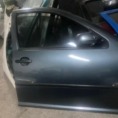 Volkswagen Bora Çıkma Sağ Ön Kapı Füme