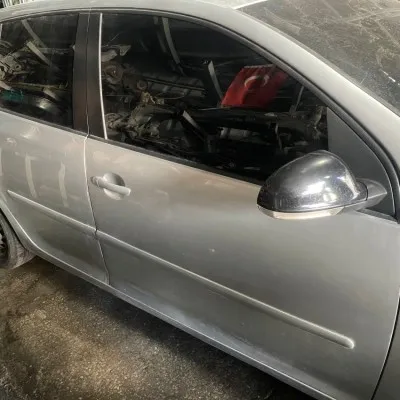 Volkswagen Golf 5 Çıkma Sağ Ön ve Sağ Arka Kapı Gri 