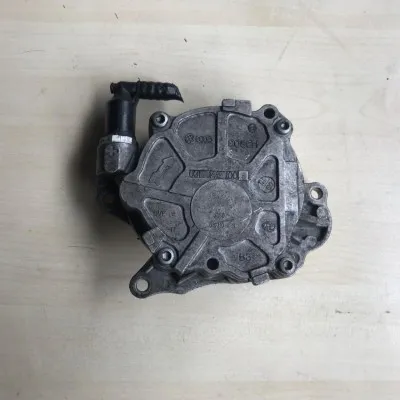 1.6 TDI CAY Çıkma Orijinal Vakum Pompası 03L 145 100